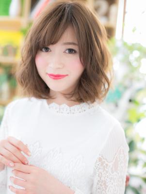 斜めバングｘくせ毛風カールのエレガンス大人ボブ