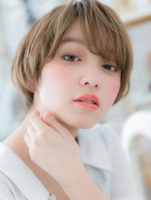 目力UP！小顔ガーリーエアリーショート