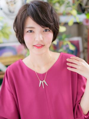 斜めバングでふんわりエアリーショート