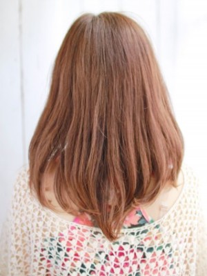 内巻きナチュラルヘアースタイル