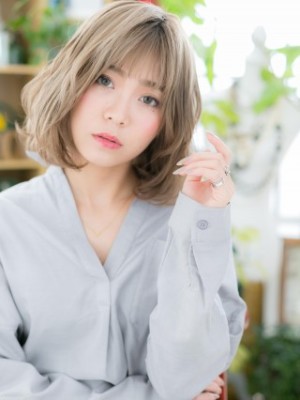 ハイトーンで垢抜け★外国人風ミディ