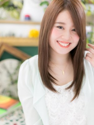 清潔感ある小顔ナチュラルストレート