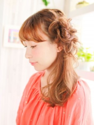 控えめだけど可愛いと人気のヘアーアレンジ