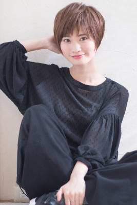 簡単スタイリング秋の可愛いショート AKI-374