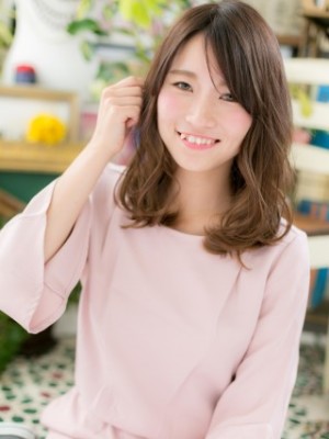 グラデーションカラー×くせ毛風ウェーブ