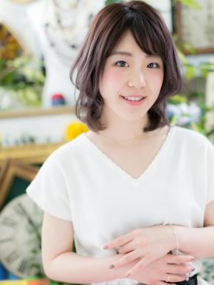 大人かわいい斜めバングxレイヤーカットくびれミディ