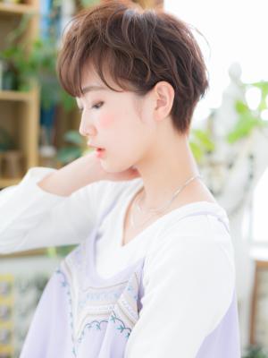 360度美人顔！くせ毛風小顔フェミショート