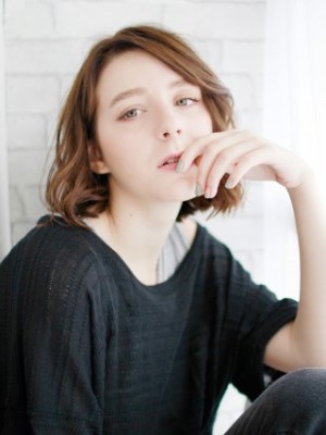 無造作ウエットボブスタイル