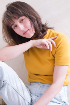 秋フェミニンワンカールグレージュショートボブ AKI-378