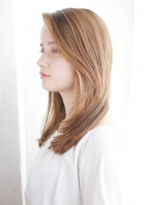 ナチュラルかきあげストレートスタイル