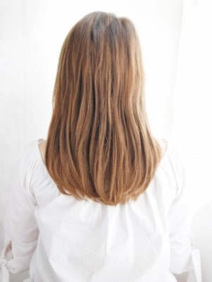 ナチュラルかきあげストレートスタイル