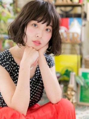 モノトーンアッシュのガーリーシースルー小顔ボブ