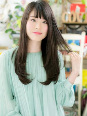 黒髪も◎斜めバング＆ロングストレート