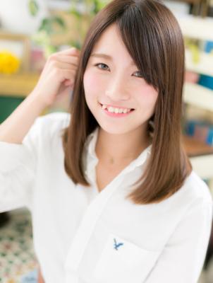 斜めバング×ナチュラルエアリーストレート
