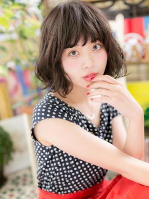モノトーンアッシュのガーリーシースルー小顔ボブ