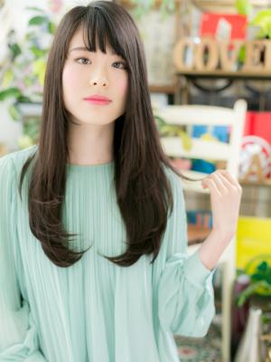 黒髪も◎斜めバング＆ロングストレート