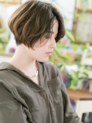 前下がり…外国人風フレンチショート