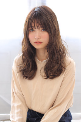 ベージュブラウン×外国人風パーマ