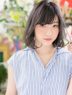 大人くびれ前下がりボブ