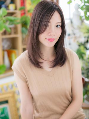 センターパート…小顔ハンサムセミディ