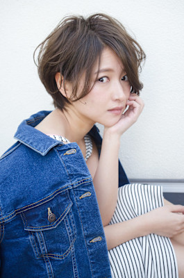 こなれカジュアルな前下がりショート