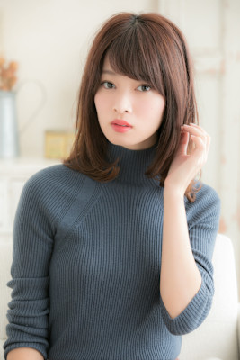 顔周りにランダム揺れるスウィートロブ