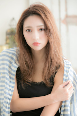 おもわず触りたくなるようなシフォンウェーブ