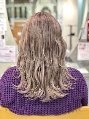 ホワイティーベージュグラデーション