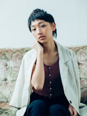 さりげない個性派ショートスタイル