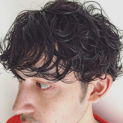 くせ毛風黒髪パーマショート