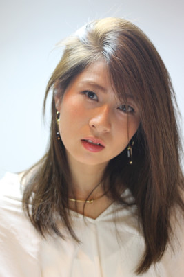 ラフできめすぎないナチュラルストレート