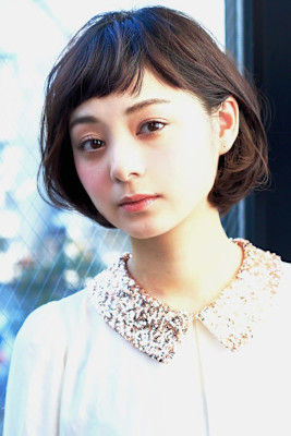 ショートバングゆるふわボブ