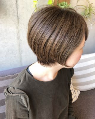 マッシュショートに明るめ艶ベイリーフカラー☆