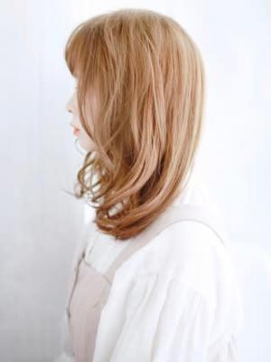 ハイトーンカラーのゆるふわミックスカール