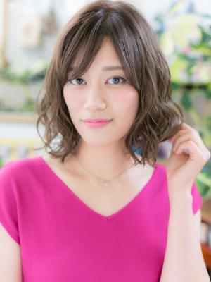 くせ毛風 小顔ふわミディスタイル