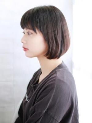 ダークカラーのモードボブスタイル