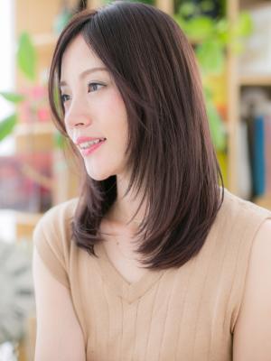 センターパート…小顔ハンサムセミディ