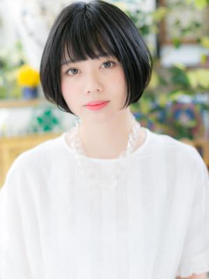 黒髪シンプル ショート前下がりボブ スマートボブ