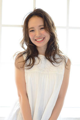 カジュアルウェーブハニーヘア カジュアルウェーブハニーヘアのイメージ画像