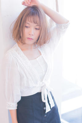ゆるふわワンカール透明感ショート　 AKI-412