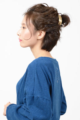 大人カジュアルお団子ヘアのイメージ画像