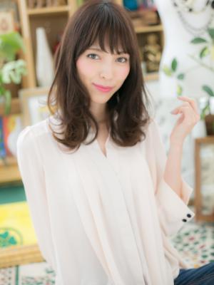 斜めバングのくせ毛風MIXカール ニュアンスカール