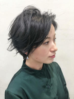 大人黒髪ショート