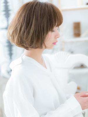 くせ毛風カール×斜めバングのガーリーボブ マッシュボブ
