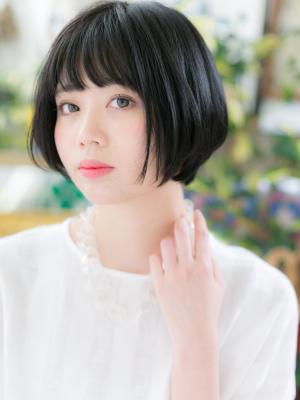 黒髪シンプル ショート前下がりボブ　クラシックボブ