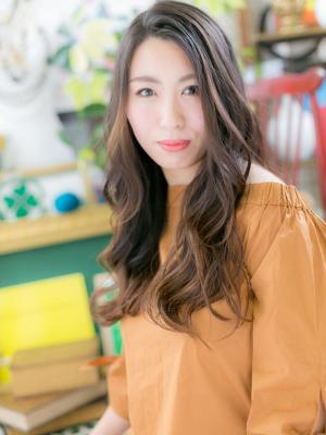 かきあげバングが◎アシンメトリーロング　エアリーウェーブ