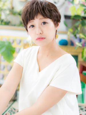 大人かわいい♪斜めバングのアシメショート　エアリーカール