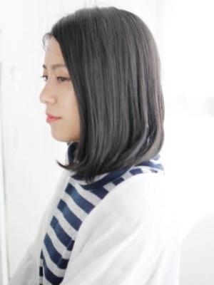 クールなストレートボブスタイル