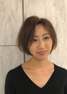 前髪を作らないボブがクールで大人可愛い