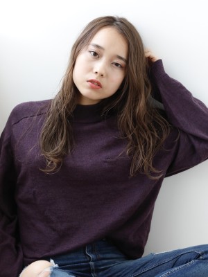 ツヤ感ベージュロング